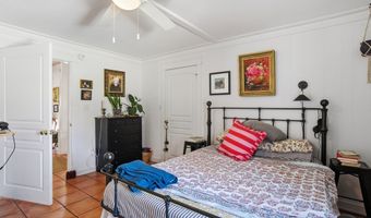 130 14th St, Apalachicola, FL 32320