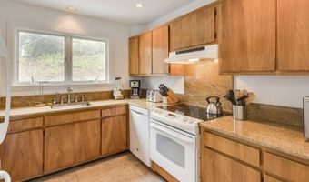 16 Dune Ln, Amagansett, NY 11930