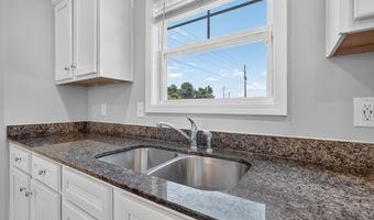 1 Carriagebrook Cir, Camden, SC 29020