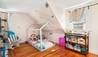 88 Lincoln Ave, East Providence, RI 02915