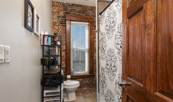 207 W Main St, Ash Grove, MO 65604