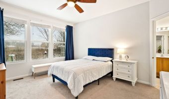 2854 Waterfront Ave, Algonquin, IL 60102