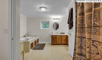 317 Dillard Dr, Jefferson, NC 28640