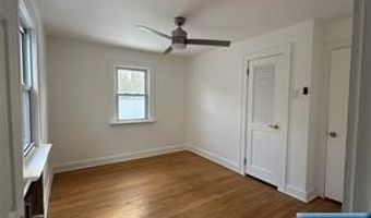 40 Hickory Ave House, Bergenfield, NJ 07621