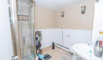 9 Farnum Ave, North Providence, RI 02911