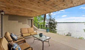 9823 103rd St NW, Annandale, MN 55302