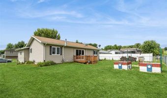 206 Buckeye Ln, Riverside, IA 52327