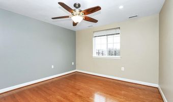 4079 S FOUR MILE RUN Dr 402, Arlington, VA 22204