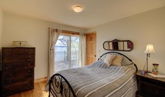 23 Mud Pt S, Alburgh, VT 05440