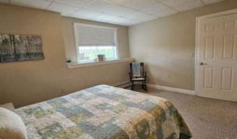 93 Streamside Ln, Bangor, ME 04401