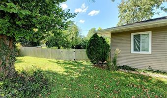 263 E Skyline Dr, Ballwin, MO 63011