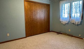 322 S 2nd St, Ashton, SD 57424