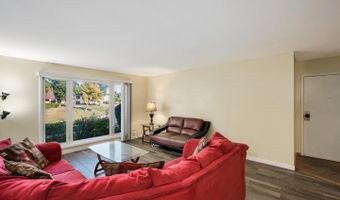 1322 S New Wilke Rd 1C, Arlington Heights, IL 60005