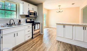 205 Pamela Dr, Allenhurst, GA 31301