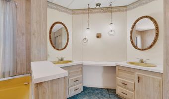 2135 Winchester Dr, Bosque Farms, NM 87068