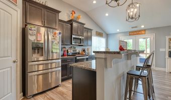 221 Little Man Dr, Boiling Springs, SC 29316