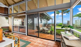 592 Kaimalino St, Kailua, HI 96734
