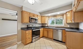 9800 Ridgely Ln, Affton, MO 63123