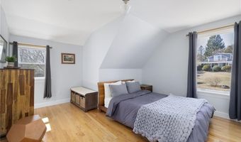 40 Charlotte Ave, North Kingstown, RI 02874
