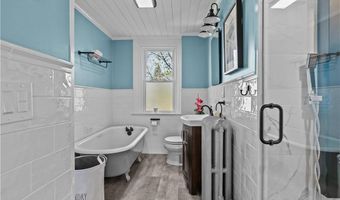 98 Kay St 2, Newport, RI 02840
