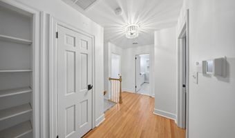 5 Beaver Pond Rd, Albany, NY 12211
