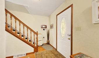 3 Carleton Ct, Amherst, NY 14221