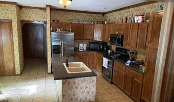 901 E 5th St, Altamont, KS 67330