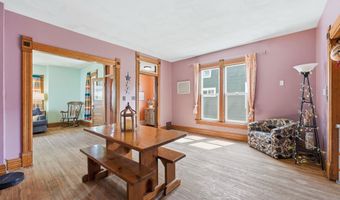 329 W 5th St, Auburn, IN 46706