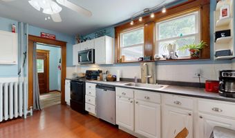 184 Whitney St, Auburn, ME 04210