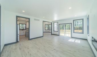 187 Grand Central Pkwy, Bayville, NJ 08721