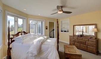 105 Brook Dr, Burlington, VT 05408