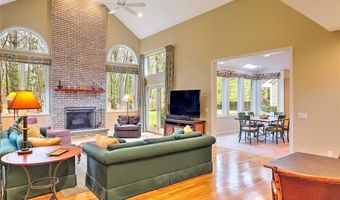 60 Pheasant Dr, East Greenwich, RI 02818