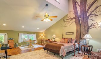 14 Shelton Branch Rd, Barnardsville, NC 28709