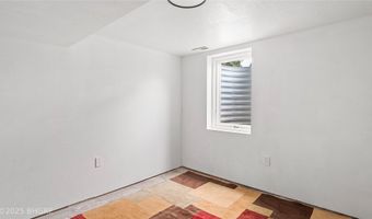 2325 E 40th Ct, Des Moines, IA 50317