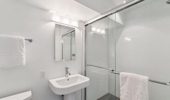 7405 HELMSDALE Rd, Bethesda, MD 20817