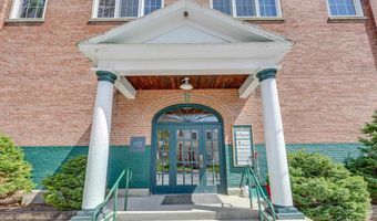14 School St, Bristol, VT 05443