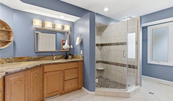 985 Goldenrod Trl, Aurora, OH 44202