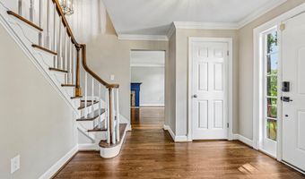 3802 IVANHOE Ln, Alexandria, VA 22310