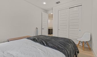 2683 5th St, Alameda, CA 94501