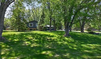 1802 Oak Knoll Dr NE, Alexandria, MN 56308