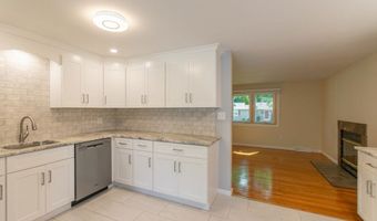 123 Mallard Cir, Agawam, MA 01001