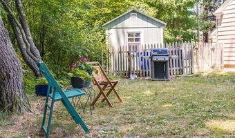 18 Plum Tree Rd, Amherst, MA 01002
