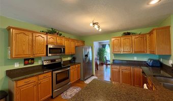 6701 Three Lakes Pkwy, Des Moines, IA 50320