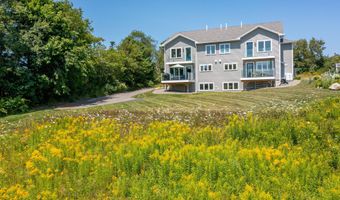 8 Shipmasters Cove Rd, Belfast, ME 04915
