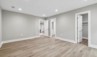 735 N GEORGE MASON Dr, Arlington, VA 22203