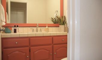 520 Woodland Hills Dr, Escondido, CA 92029