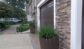 176 Vernon St, Warwick, RI 02889