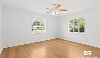 402 E Poplar St, Atmore, AL 36502