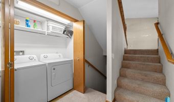 220 S Augusta Ave, Brandon, SD 57005