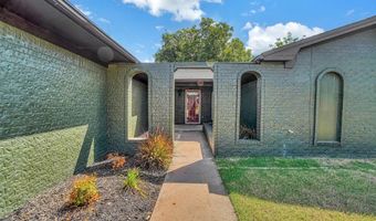 2404 N Robin St, Altus, OK 73521